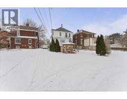 3060 Sandwich, Windsor, ON N9C1A4 Photo 37