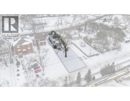 3060 Sandwich, Windsor, ON N9C1A4 Photo 42