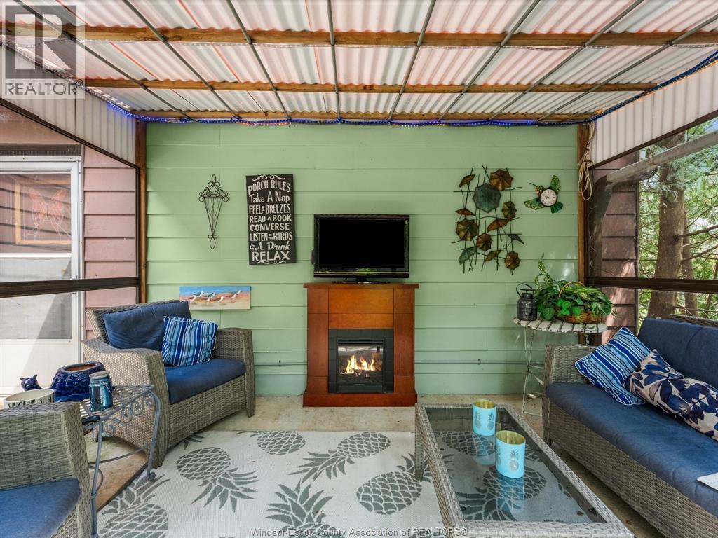 6735 Matchett - 40