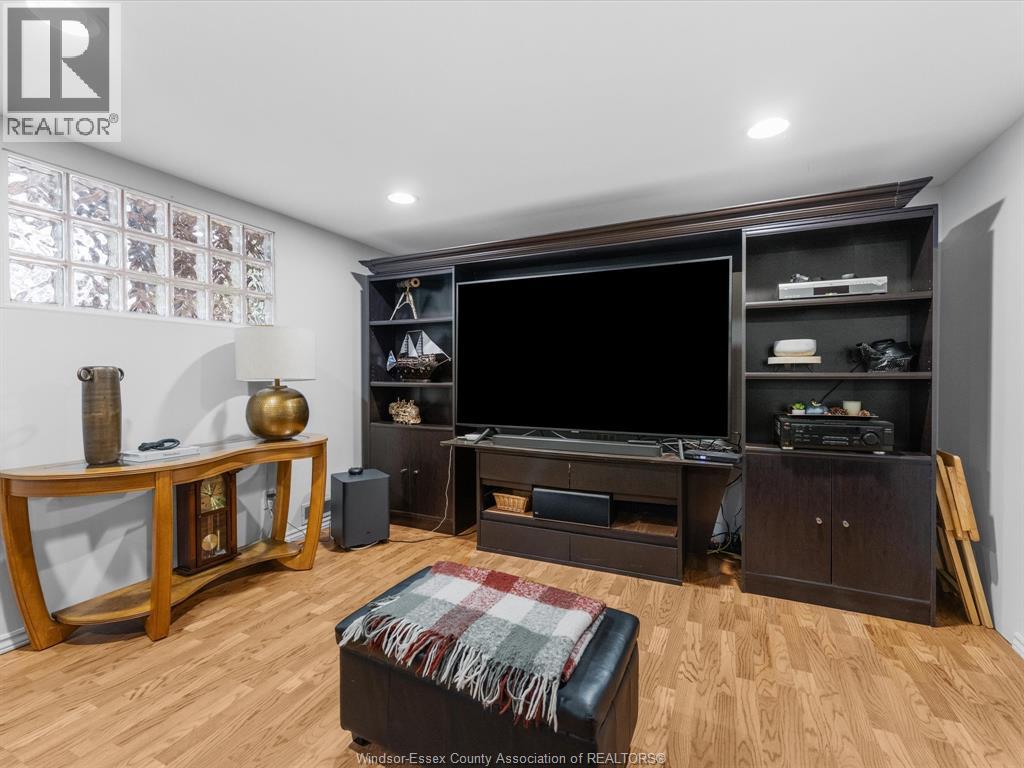 6735 Matchett - 33