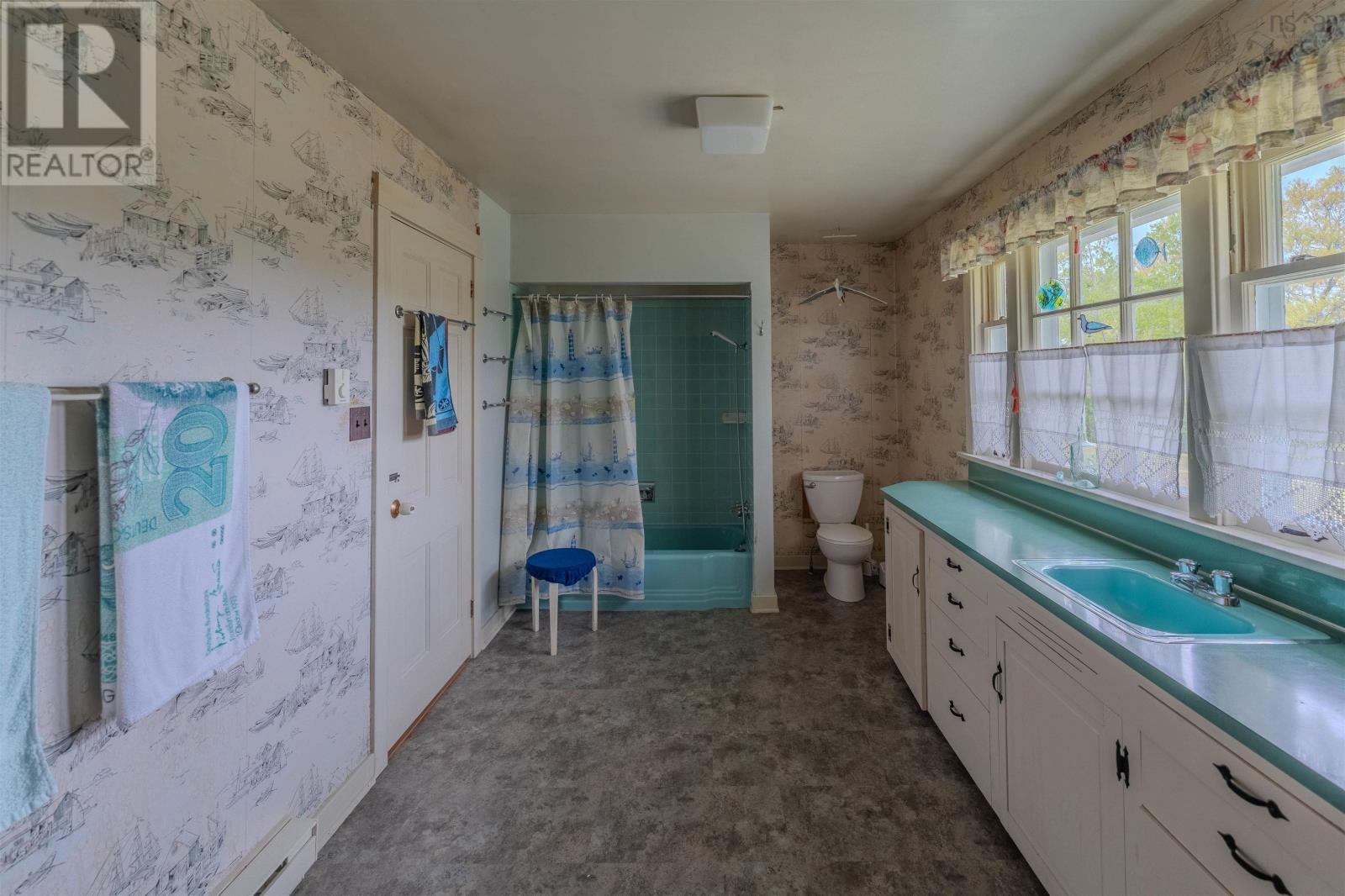 41 Eisnor Road - 17