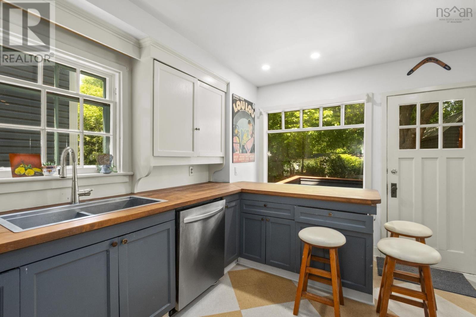 6161 Watt Street - 13