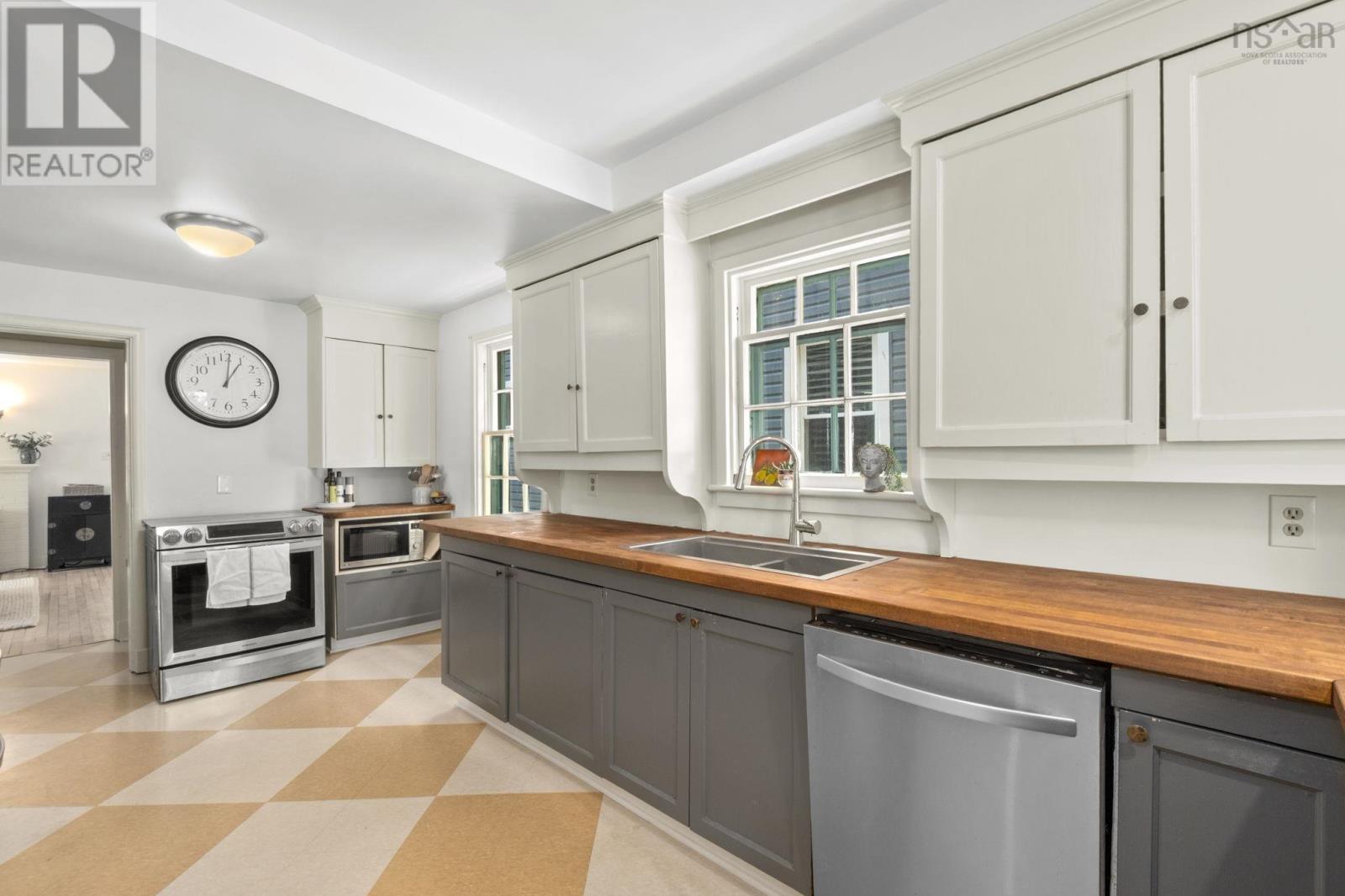 6161 Watt Street - 12