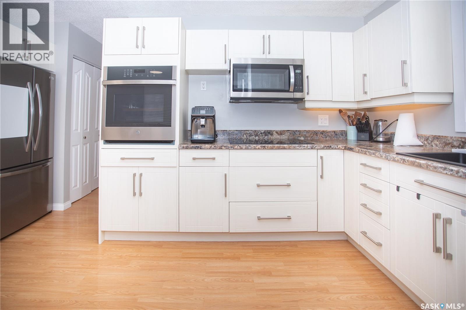 365 WATERLOO CRESCENT — photo 13