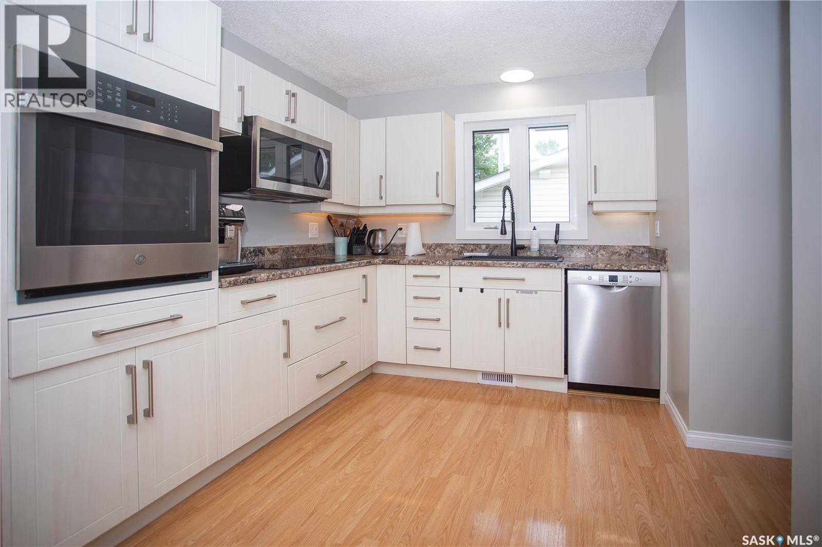 365 WATERLOO CRESCENT — photo 14
