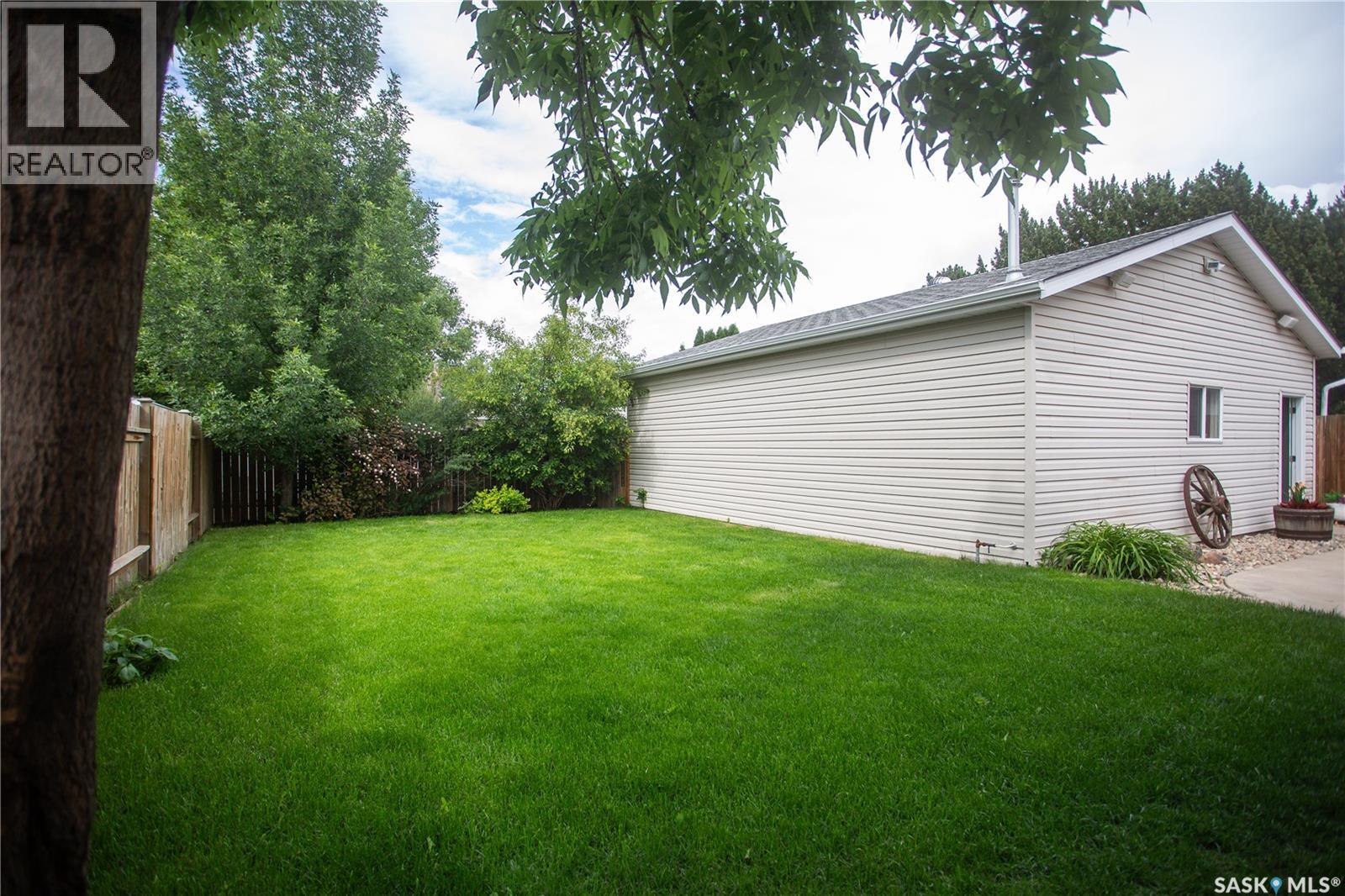 365 WATERLOO CRESCENT — photo 81