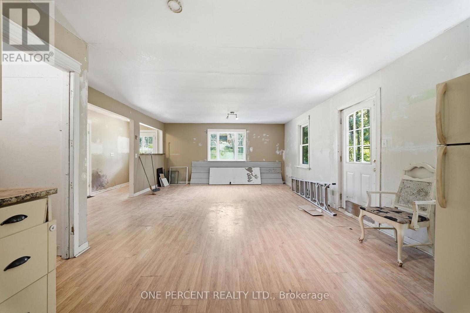 213 ST LAWRENCE STREET EAST STREET E - 28