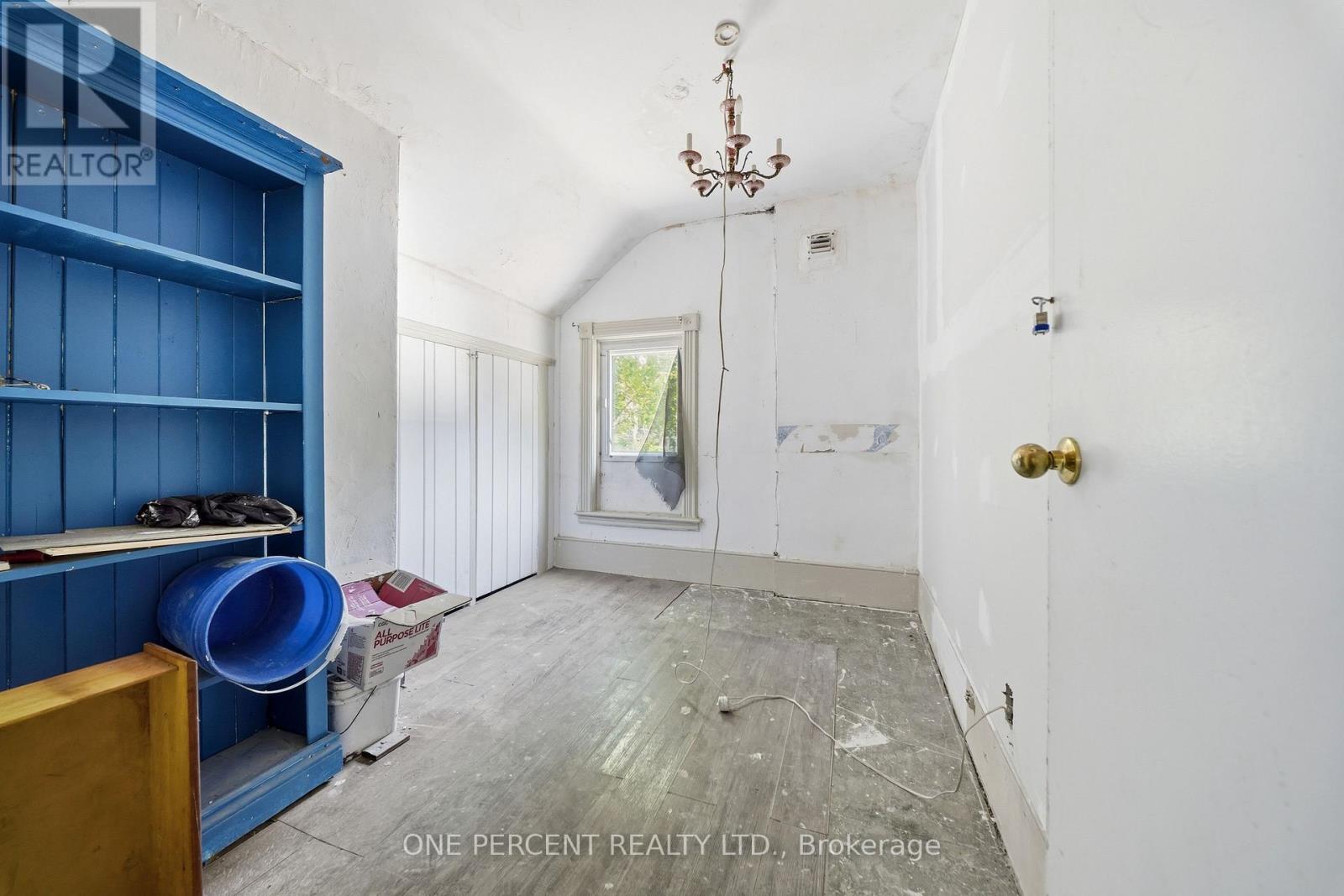 213 ST LAWRENCE STREET EAST STREET E - 29
