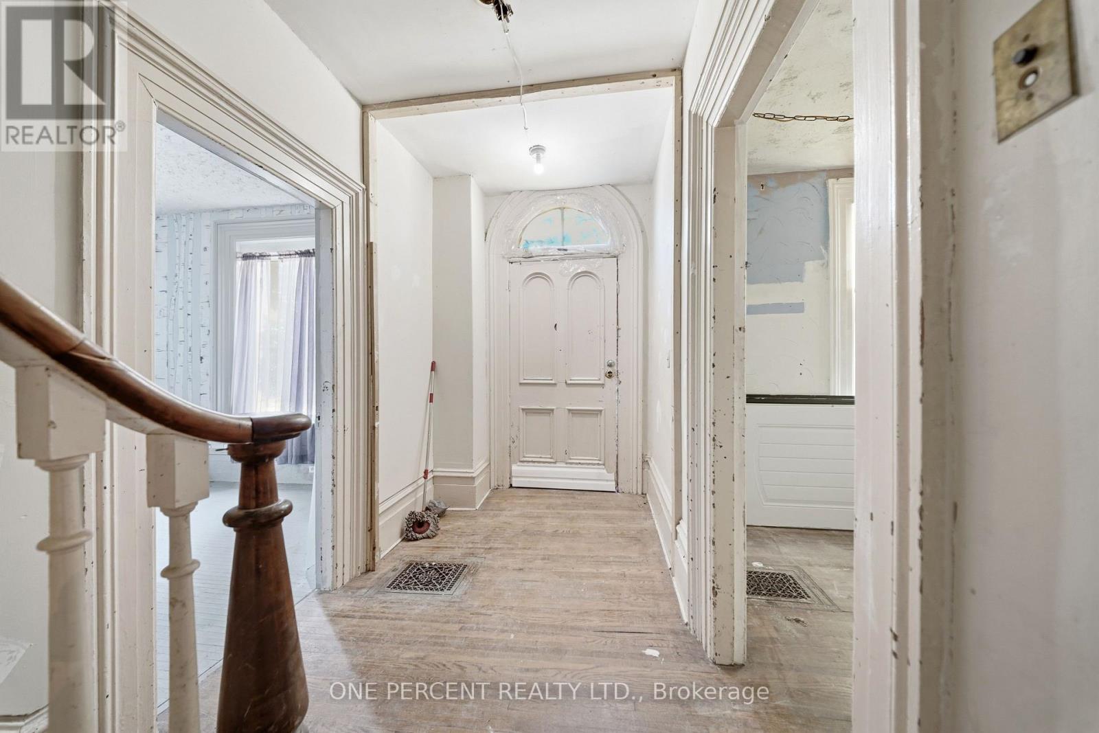 213 ST LAWRENCE STREET EAST STREET E - 5