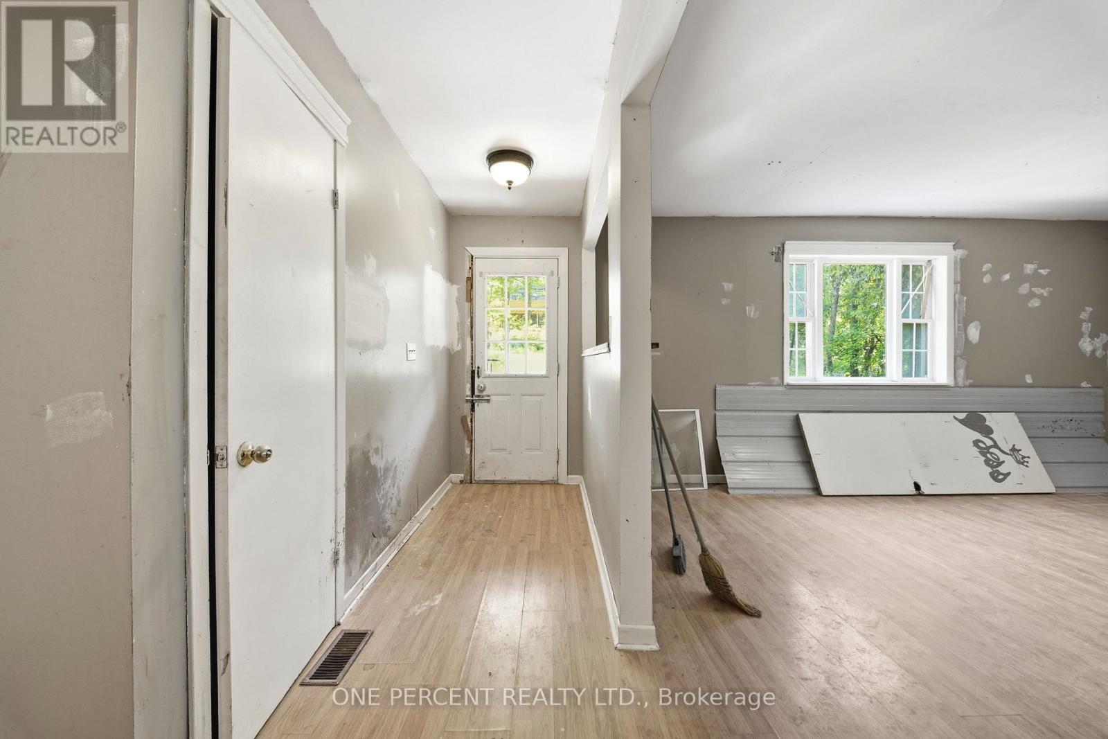 213 ST LAWRENCE STREET EAST STREET E - 24