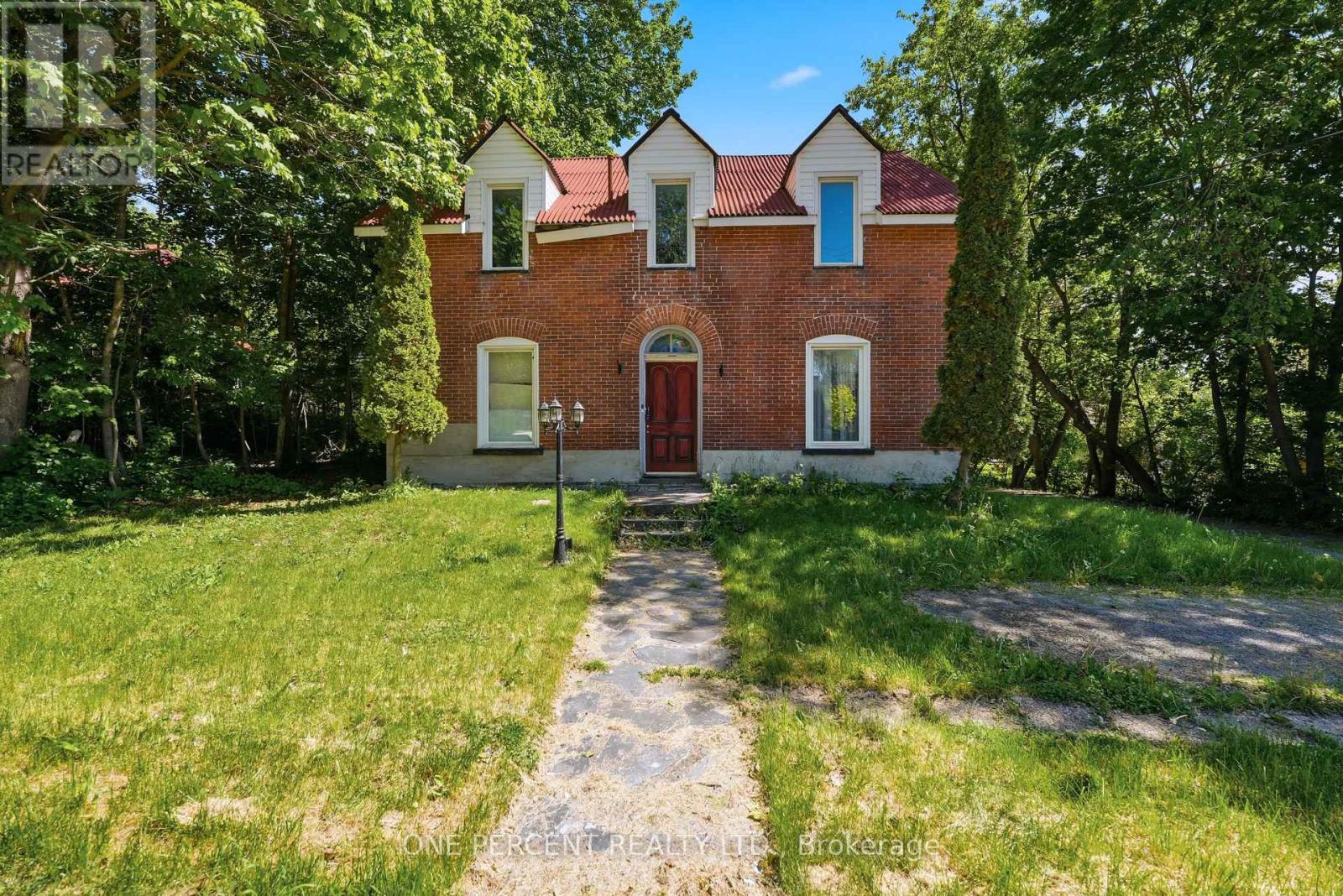 213 ST LAWRENCE STREET EAST STREET E - 1