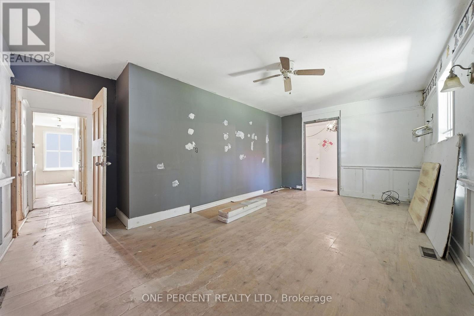 213 ST LAWRENCE STREET EAST STREET E - 11