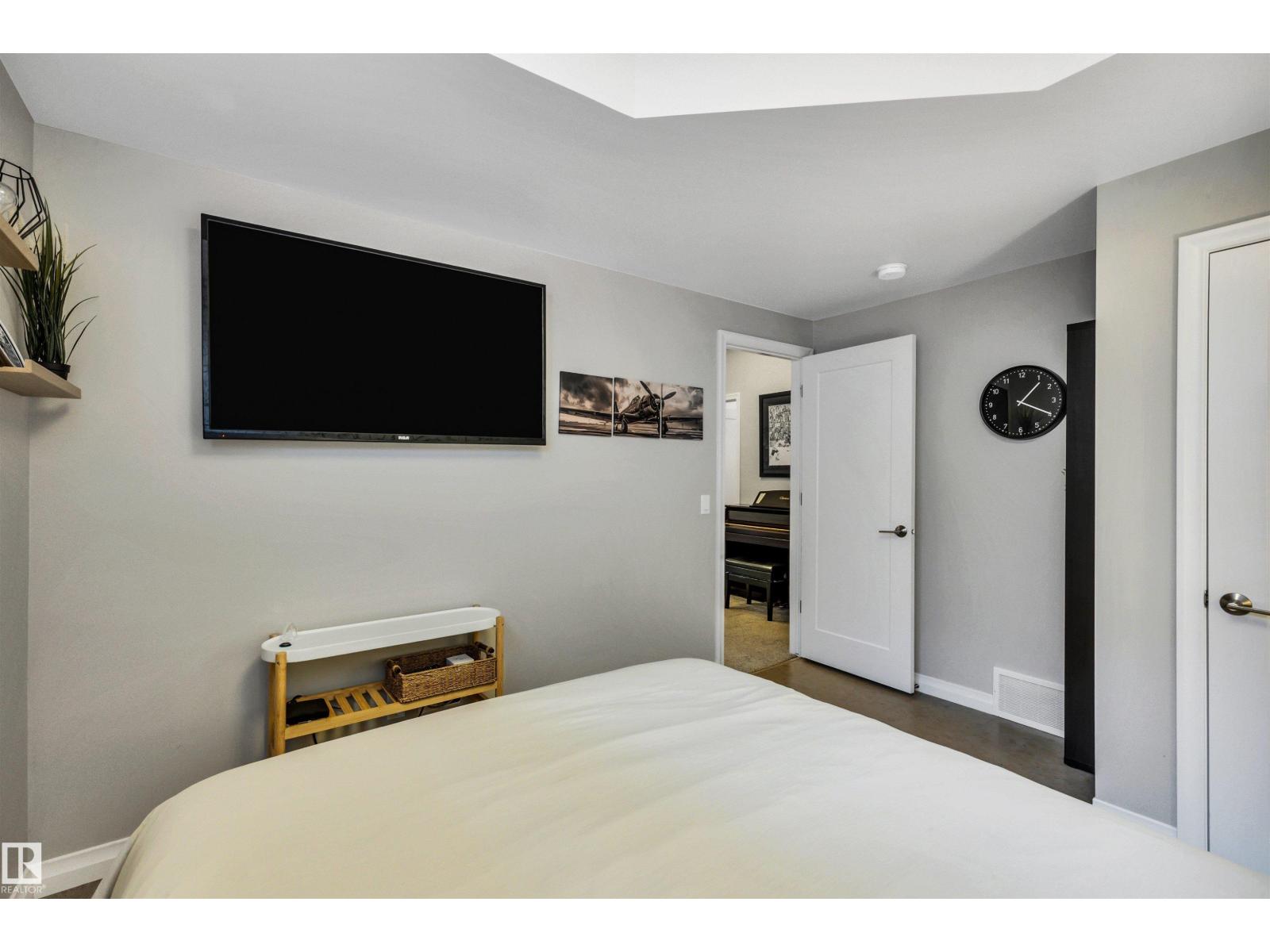 1239 DANIELS CR SW — photo 42