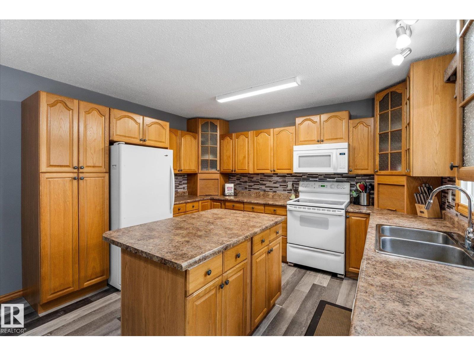 #2 1511 PARKLAND DR — photo 16