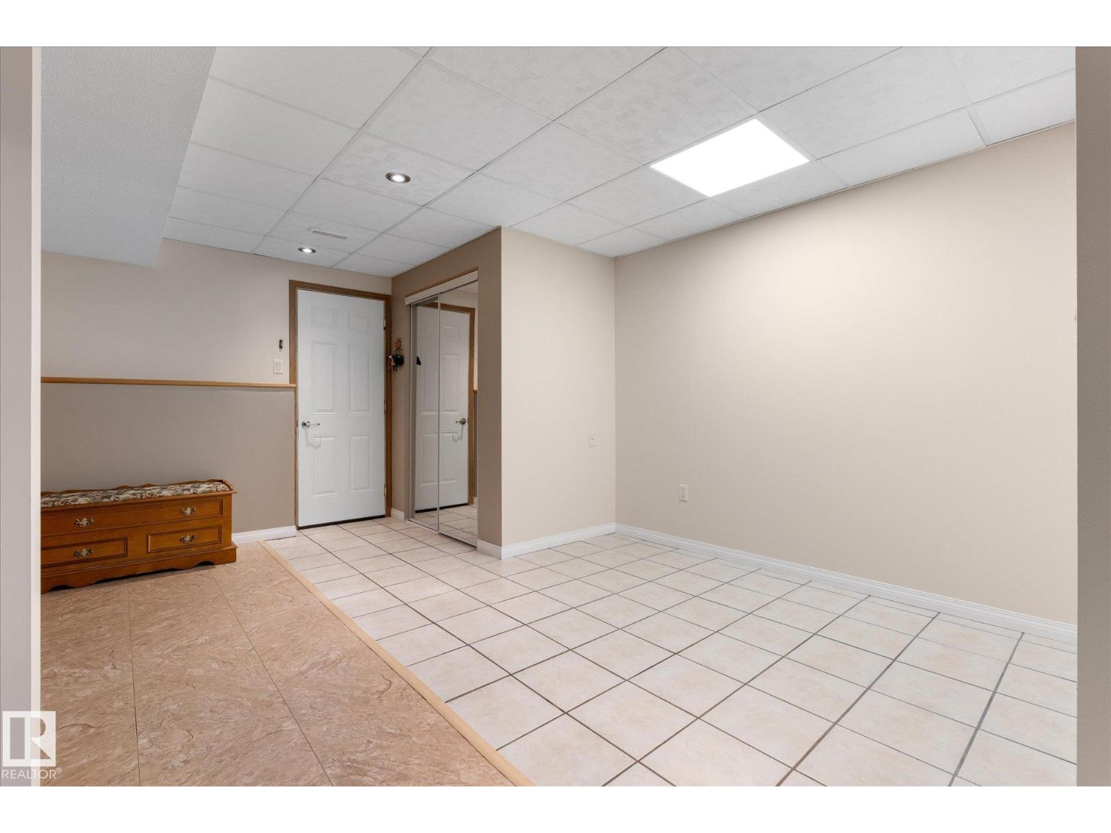 #2 1511 PARKLAND DR — photo 37