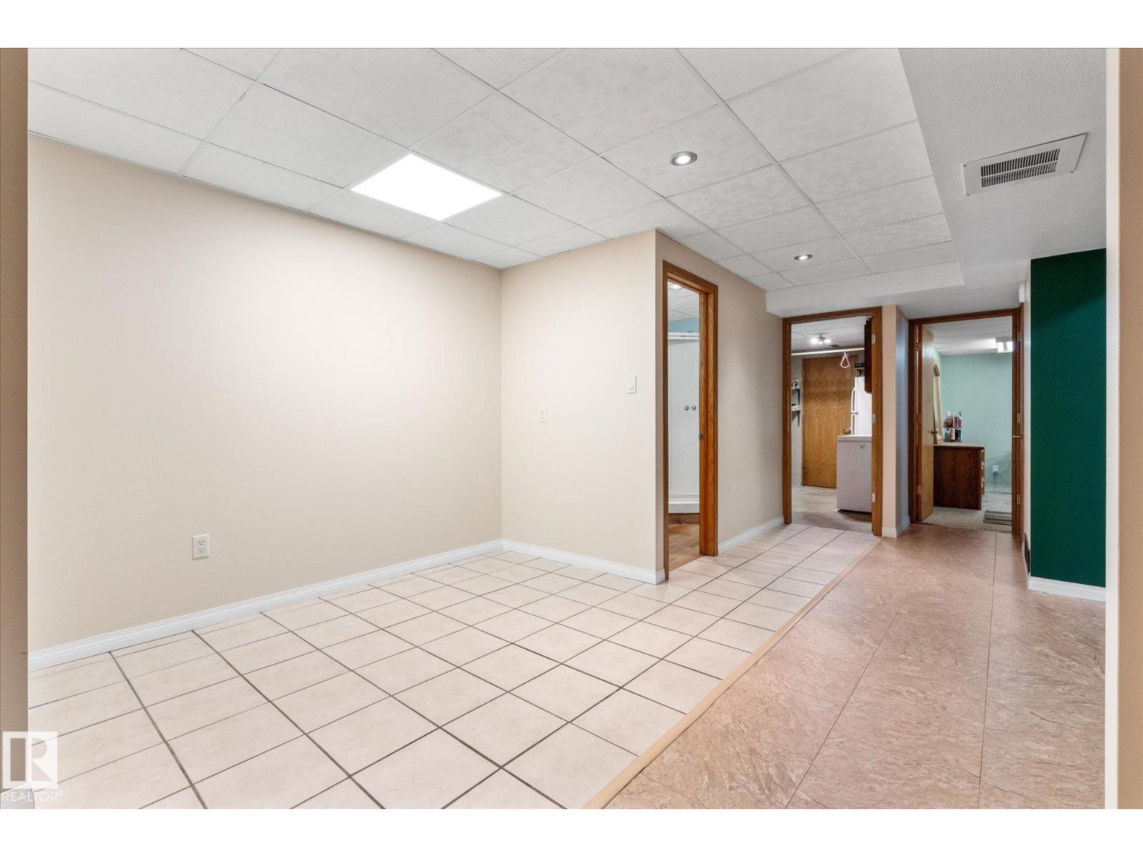 #2 1511 PARKLAND DR — photo 38