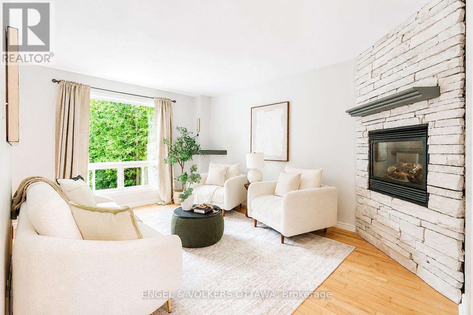 House for Rent in Ottawa – 77 WHALINGS CIRCLE, Ottawa – By Peter Sagos - Image 9