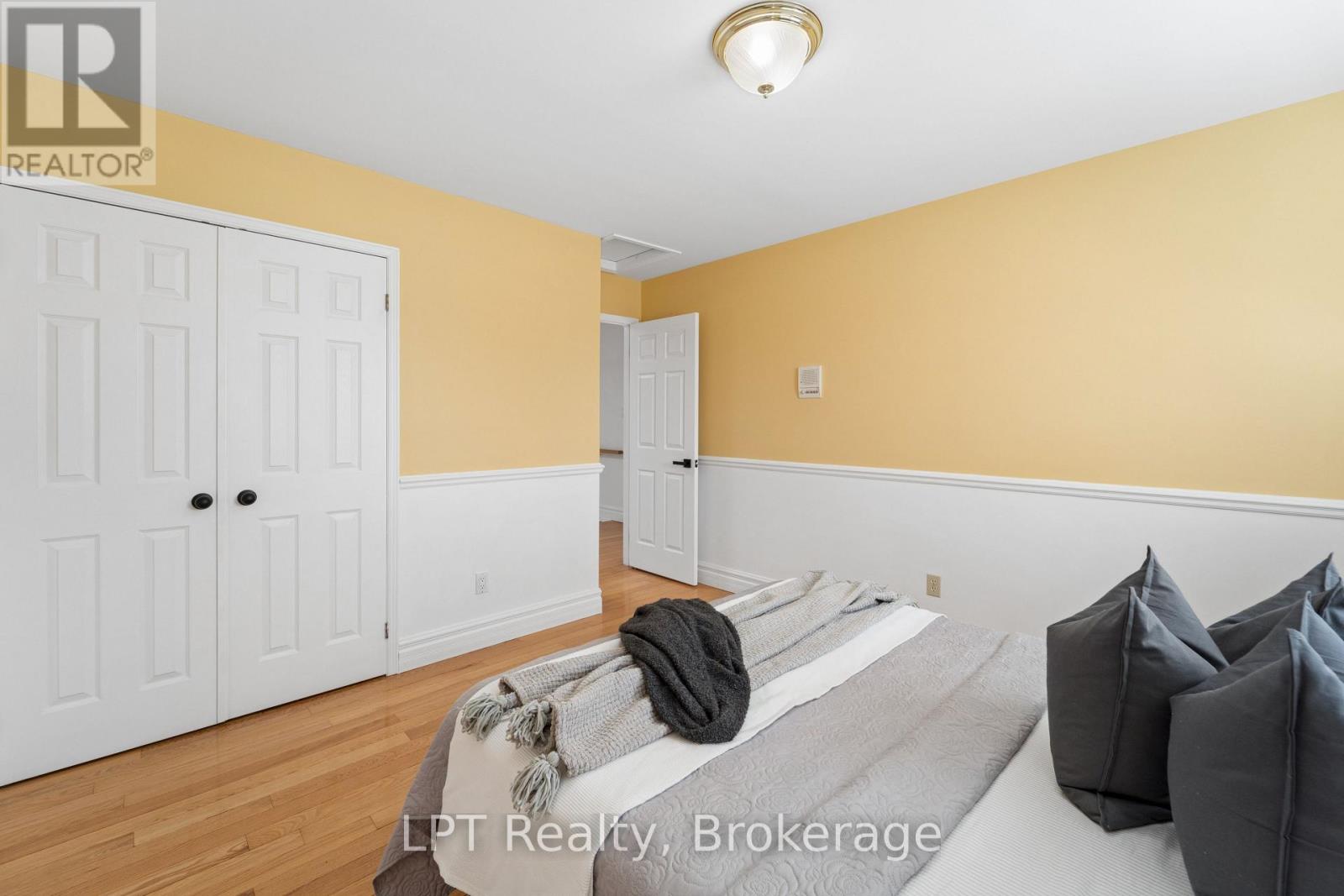 1 MAYFIELD CRESCENT - Image 31