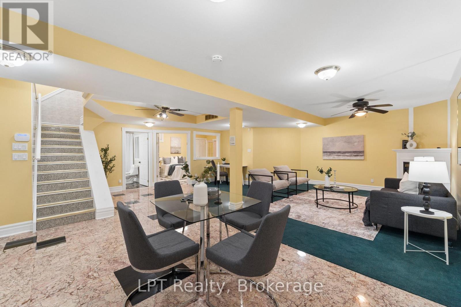 1 MAYFIELD CRESCENT - Image 35