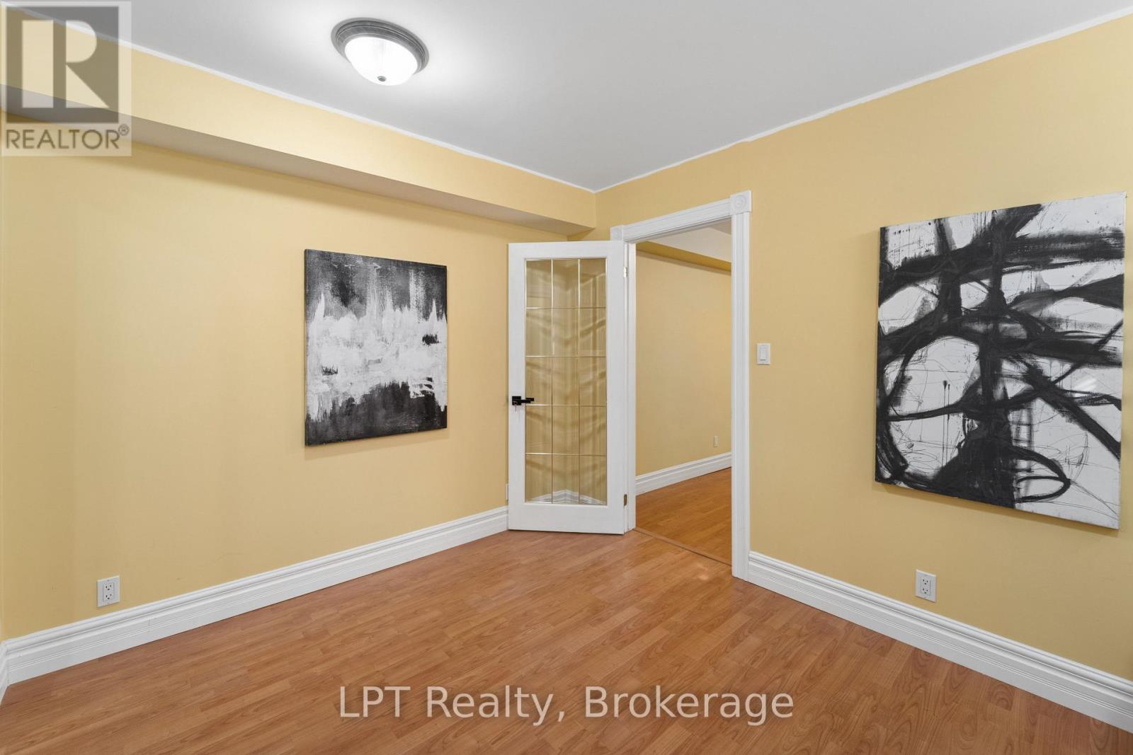 1 MAYFIELD CRESCENT - Image 41