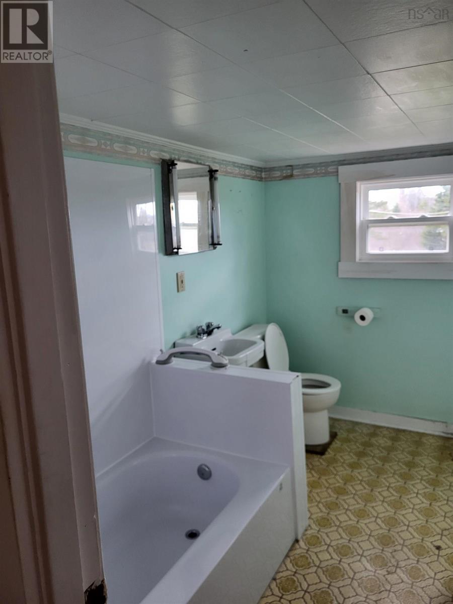 281 Lower Truro Road - 9