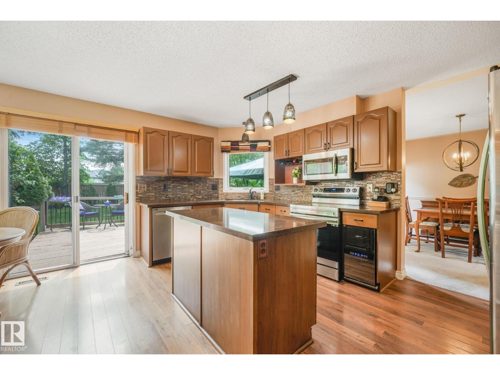 1004 110B ST NW - photo 4