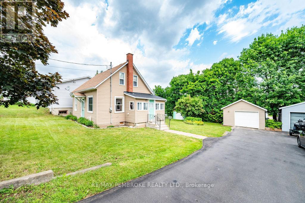 225 WELLINGTON STREET - 1
