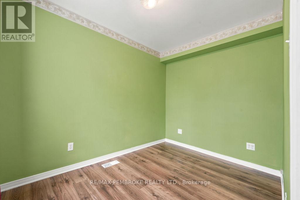 225 WELLINGTON STREET - 11