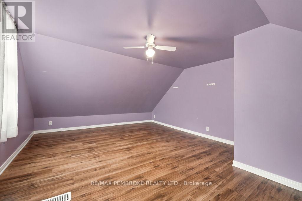 225 WELLINGTON STREET - 26