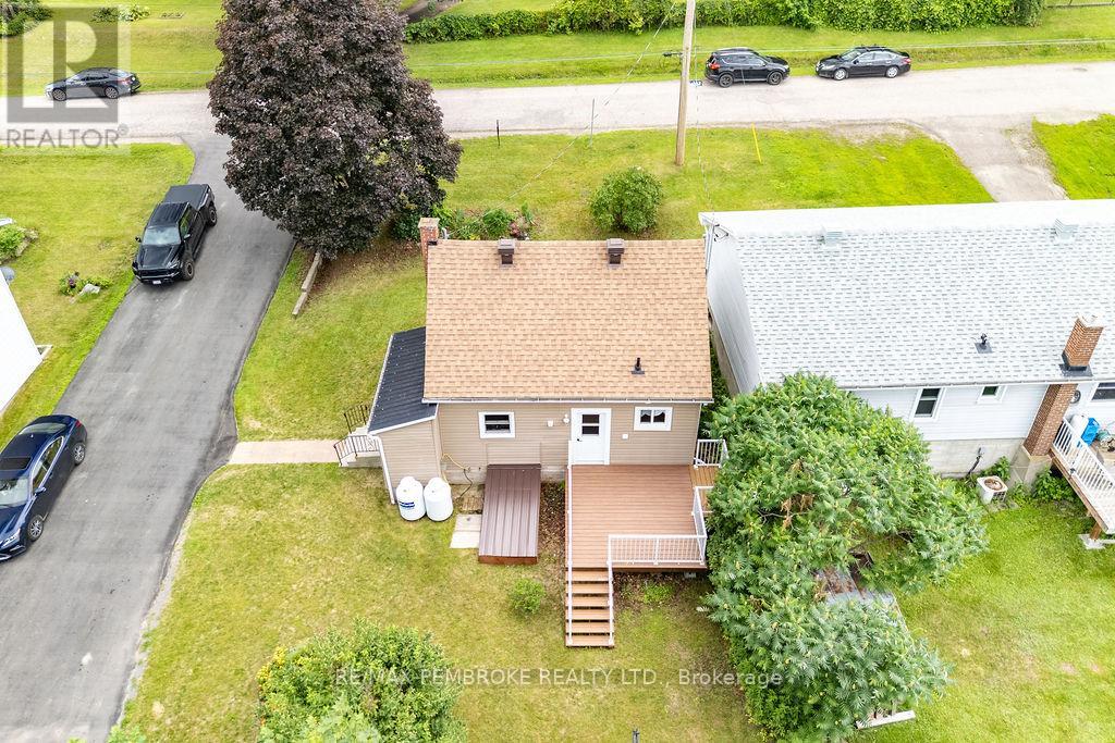 225 WELLINGTON STREET - 33