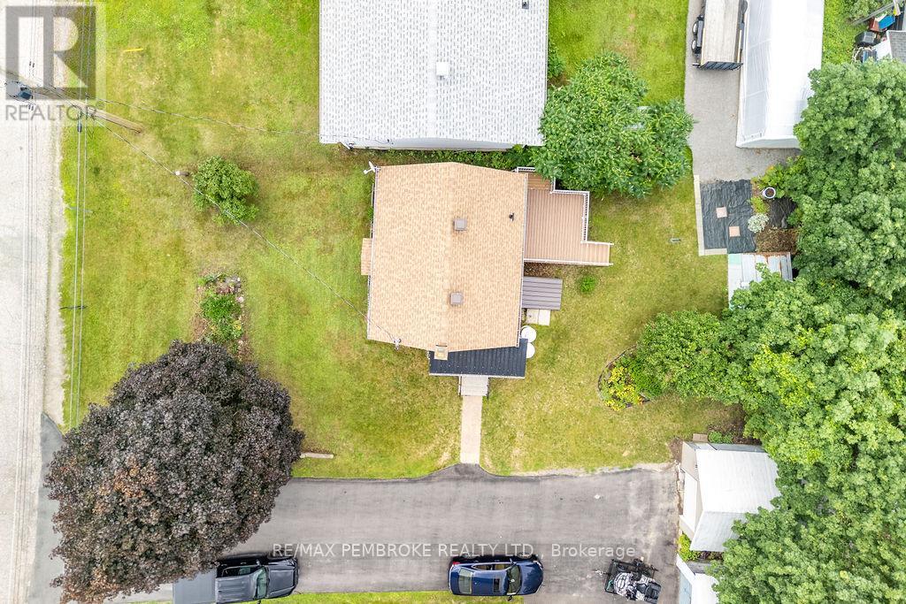 225 WELLINGTON STREET - 34