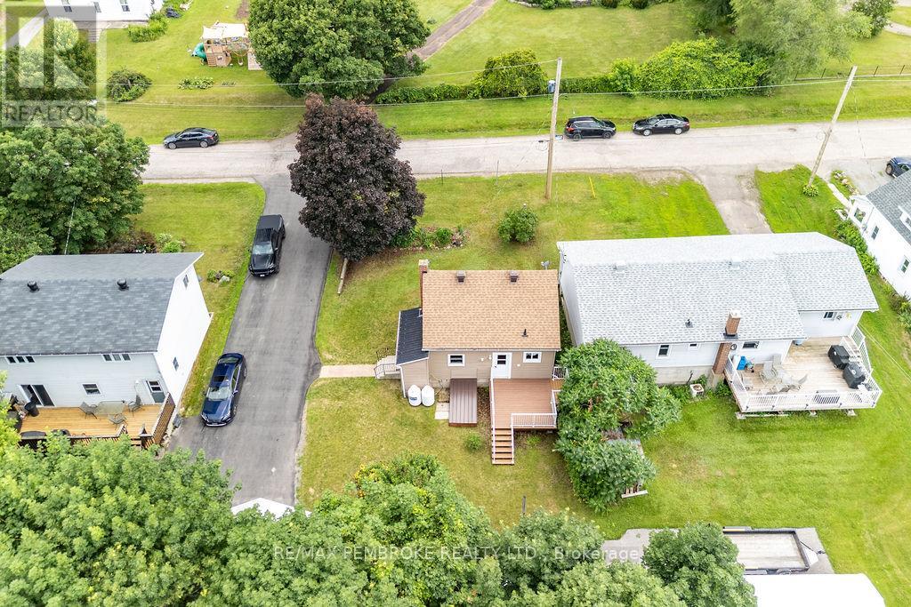 225 WELLINGTON STREET - 35
