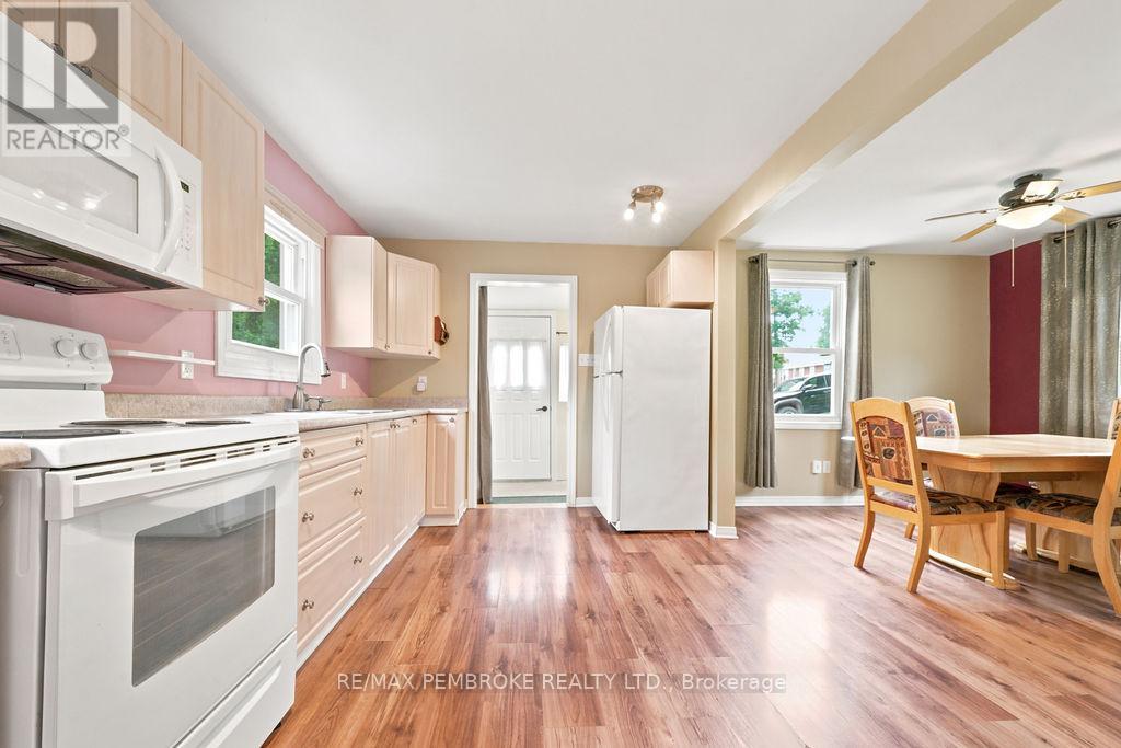 225 WELLINGTON STREET - 7