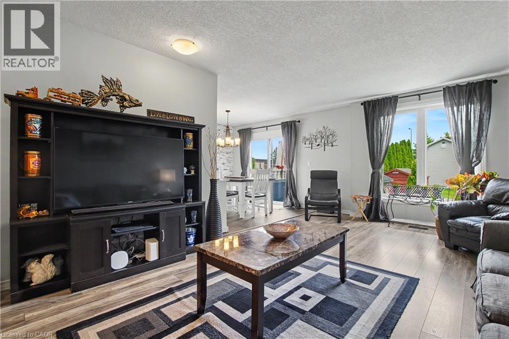 1045 QUEEN'S BUSH Road - 15