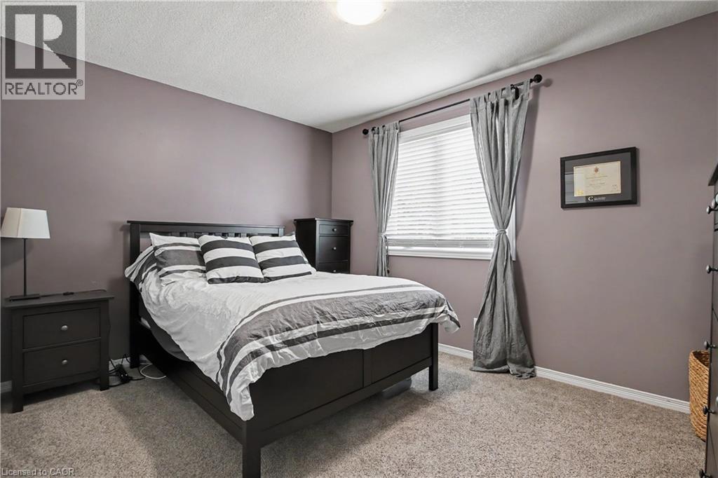 1045 QUEEN'S BUSH Road - 18