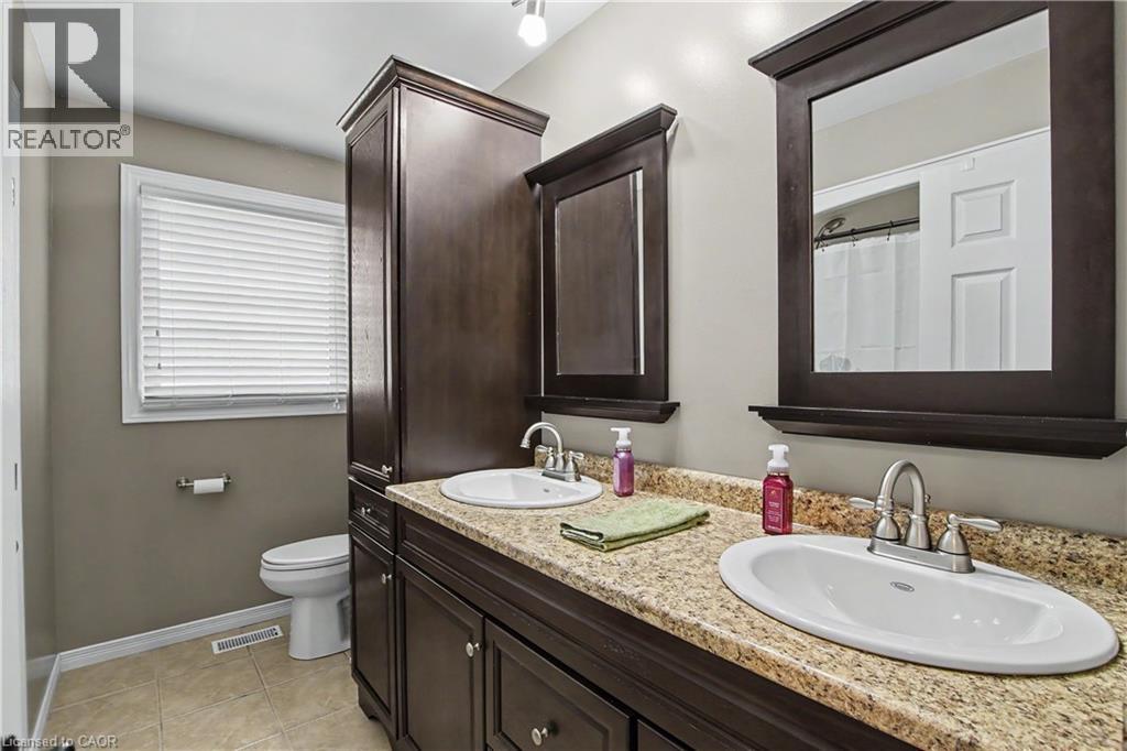 1045 QUEEN'S BUSH Road - 23