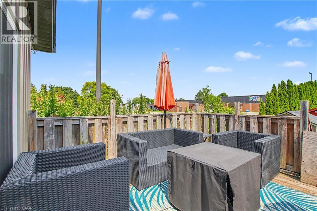 1045 QUEEN'S BUSH Road - 36