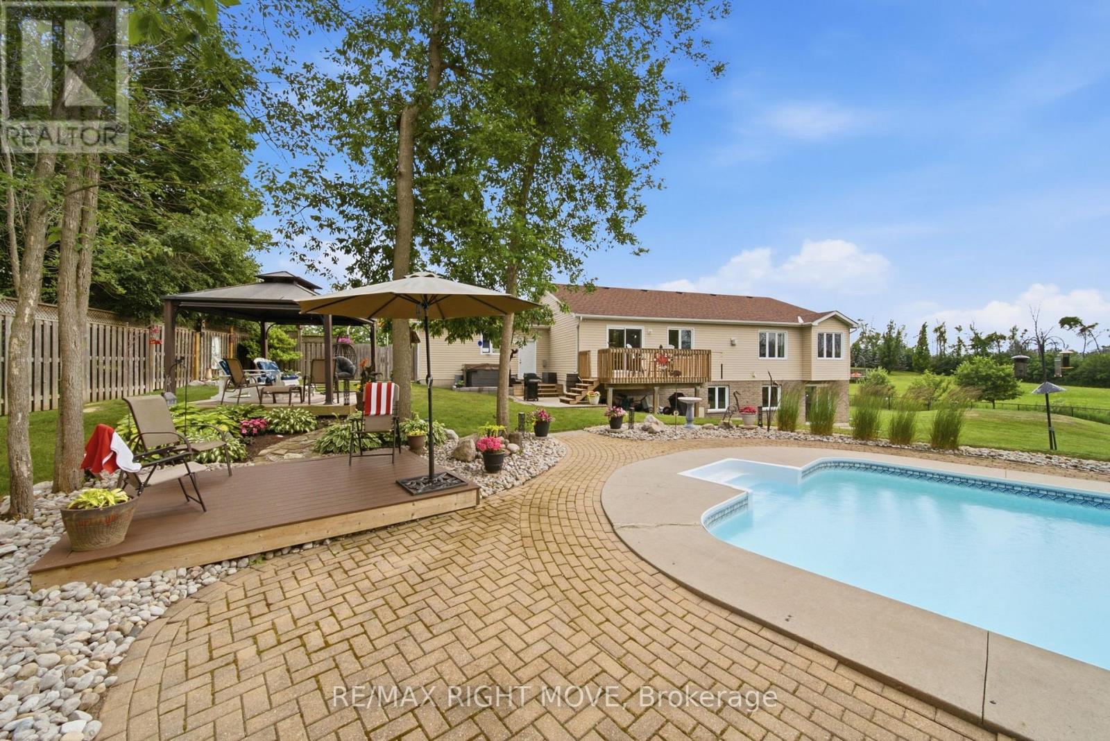4700 ZACHARY CRESCENT - 28