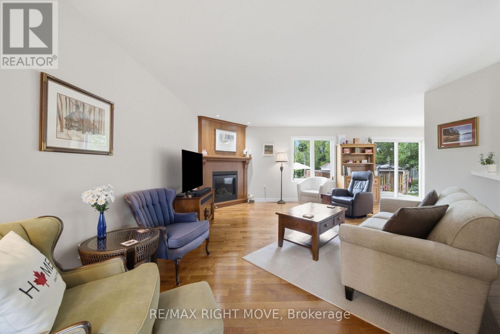 4700 ZACHARY CRESCENT - 3