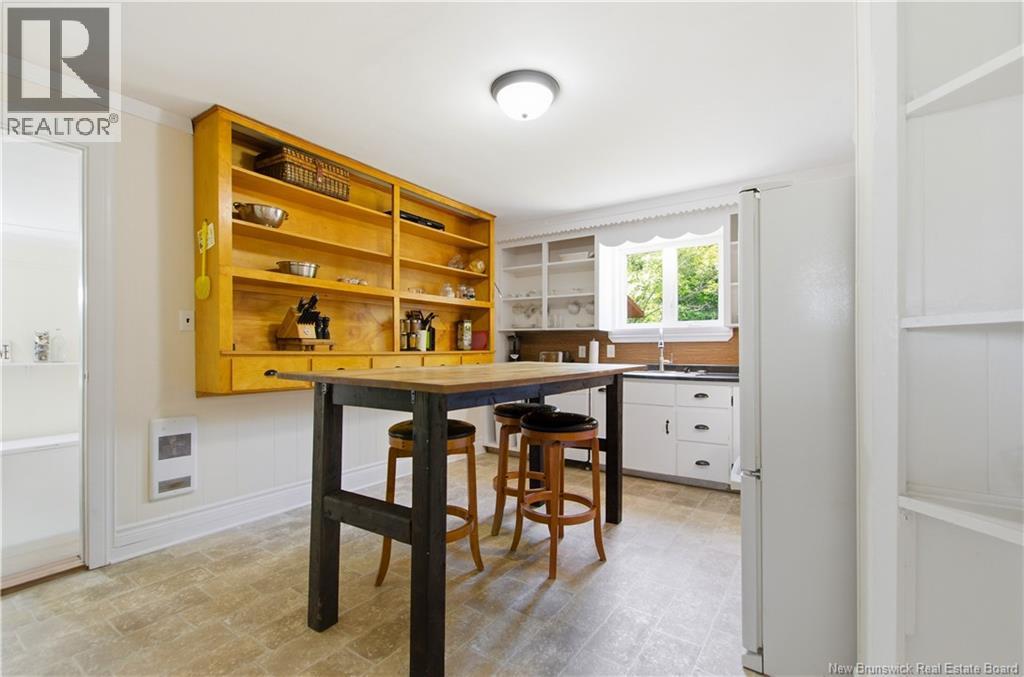 18 Pleasant Ave - Image 4