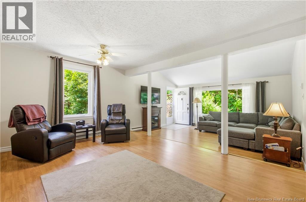 18 Pleasant Ave - Image 8