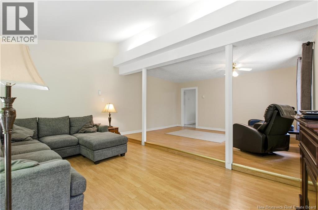 18 Pleasant Ave - Image 10