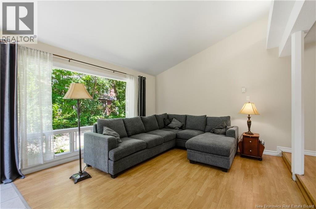 18 Pleasant Ave - Image 12