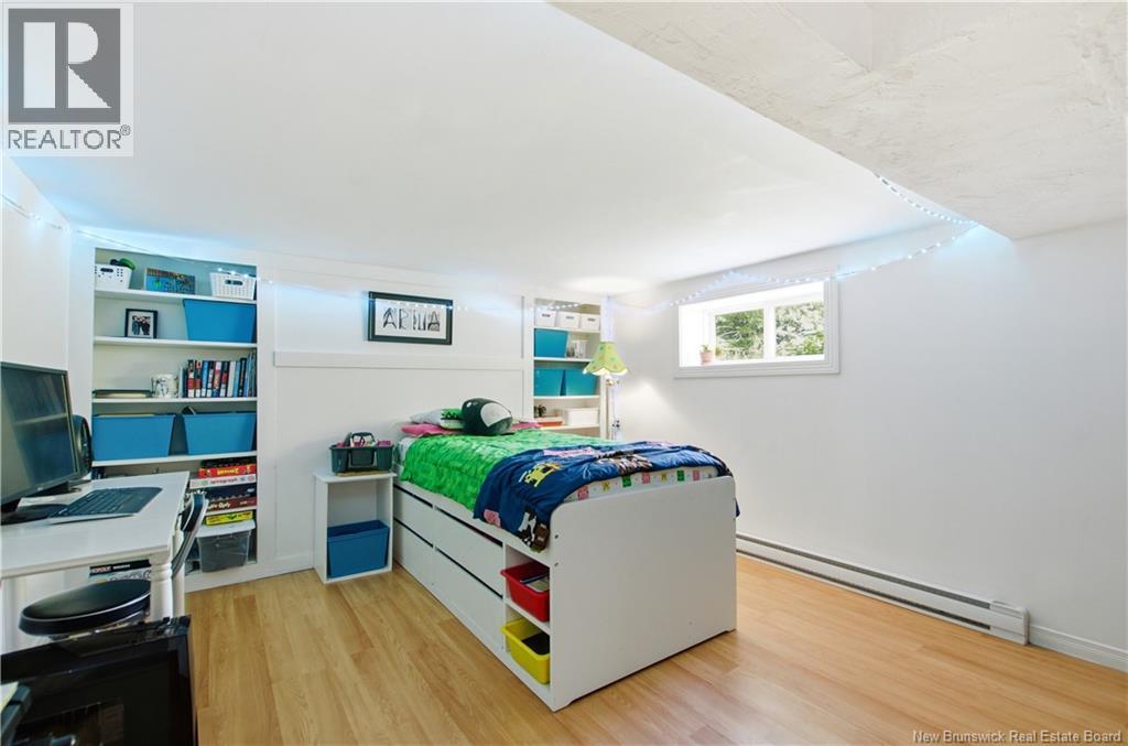 18 Pleasant Ave - Image 23