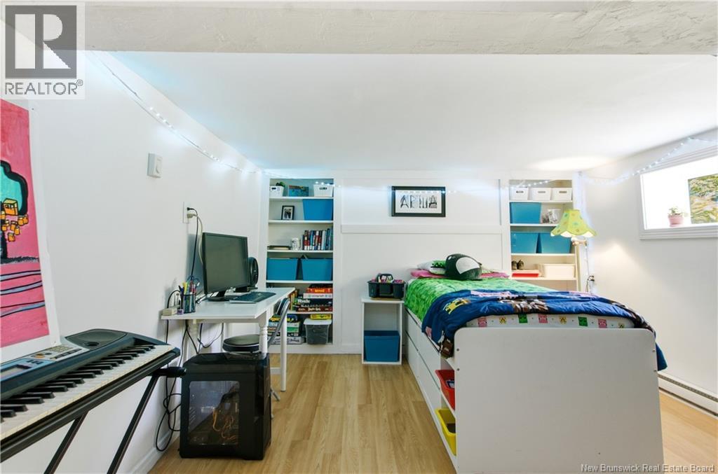 18 Pleasant Ave - Image 24