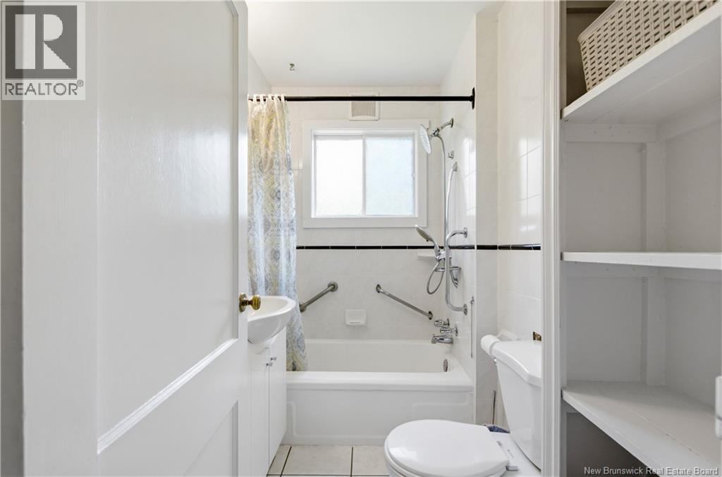 18 Pleasant Ave - Image 14