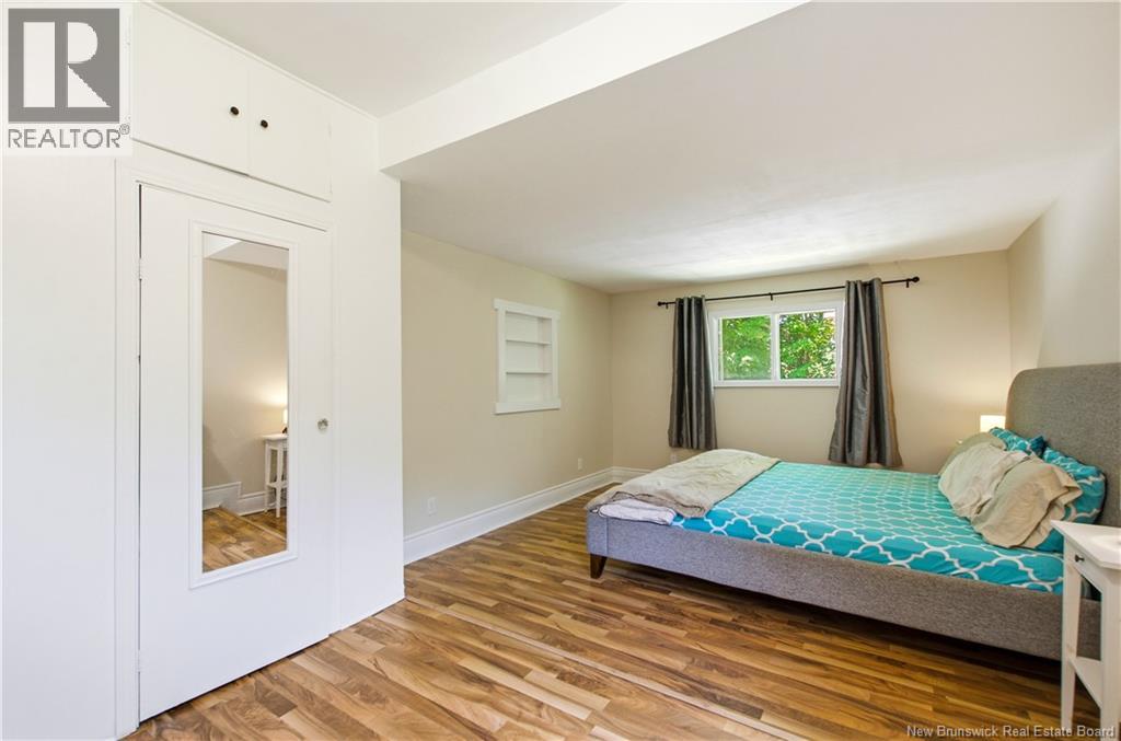 18 Pleasant Ave - Image 17