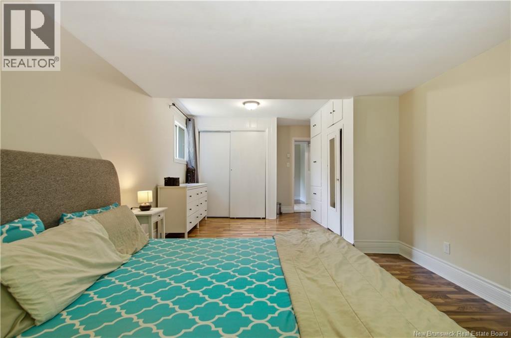 18 Pleasant Ave - Image 19