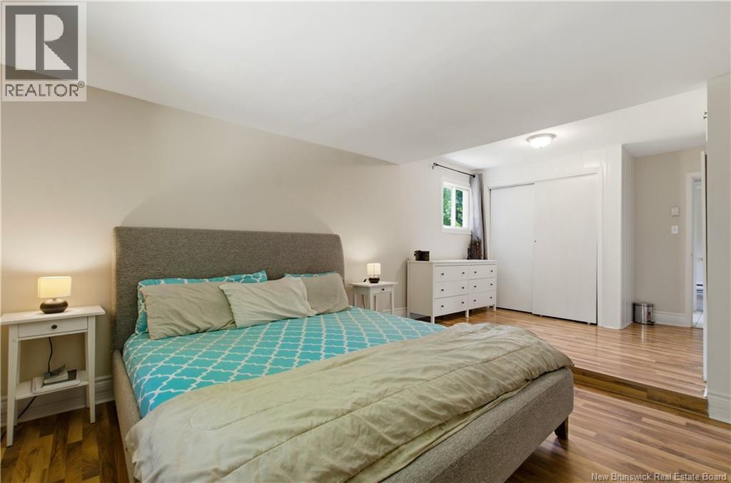 18 Pleasant Ave - Image 18