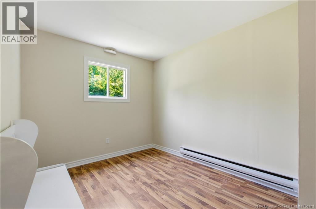 18 Pleasant Ave - Image 15